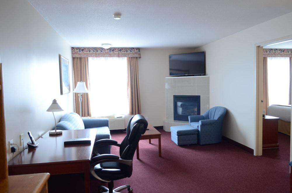 Quality Inn & Suites Edmonton International Airport Ледюк Екстериор снимка