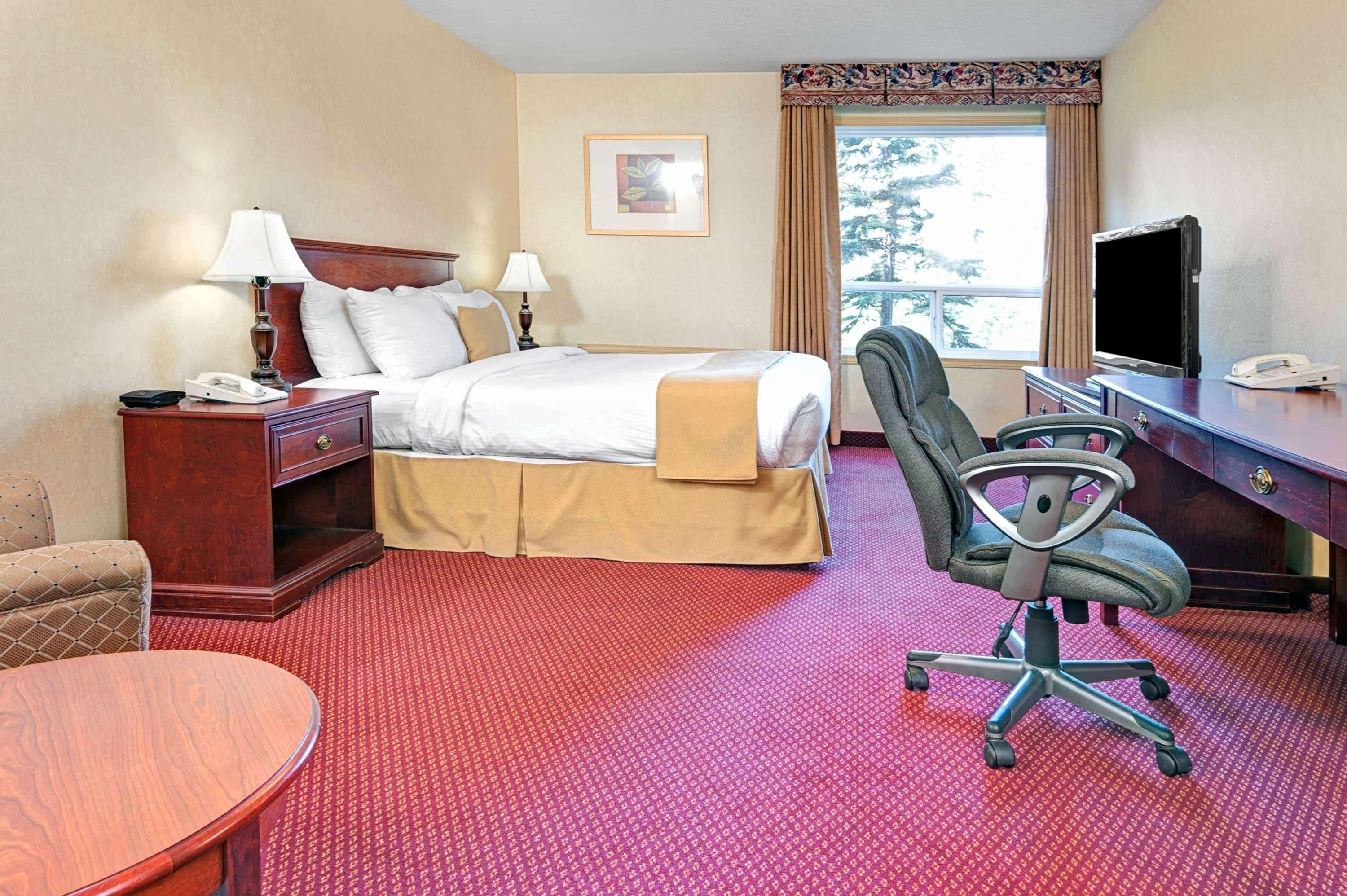 Quality Inn & Suites Edmonton International Airport Ледюк Екстериор снимка