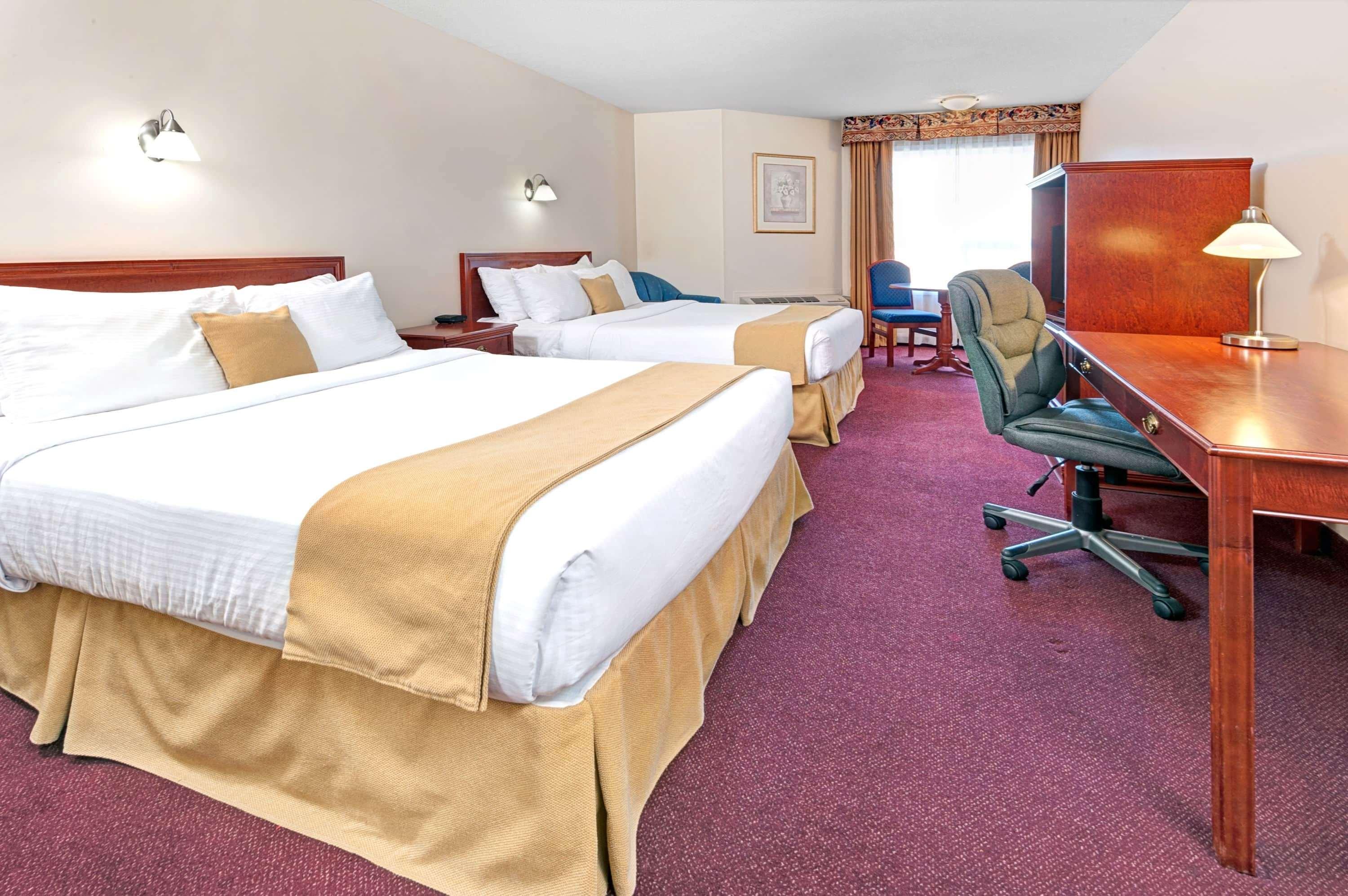 Quality Inn & Suites Edmonton International Airport Ледюк Екстериор снимка