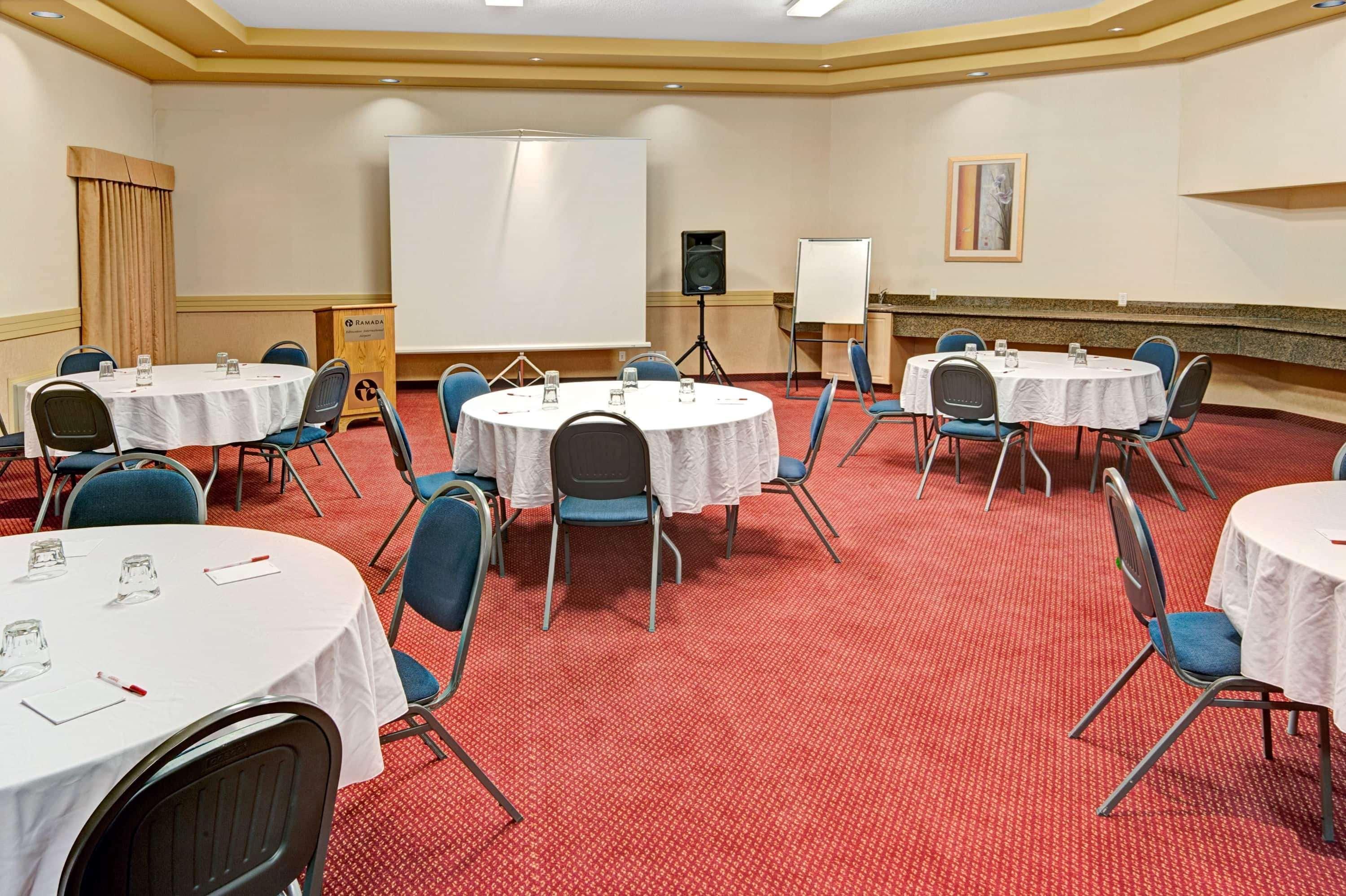 Quality Inn & Suites Edmonton International Airport Ледюк Екстериор снимка