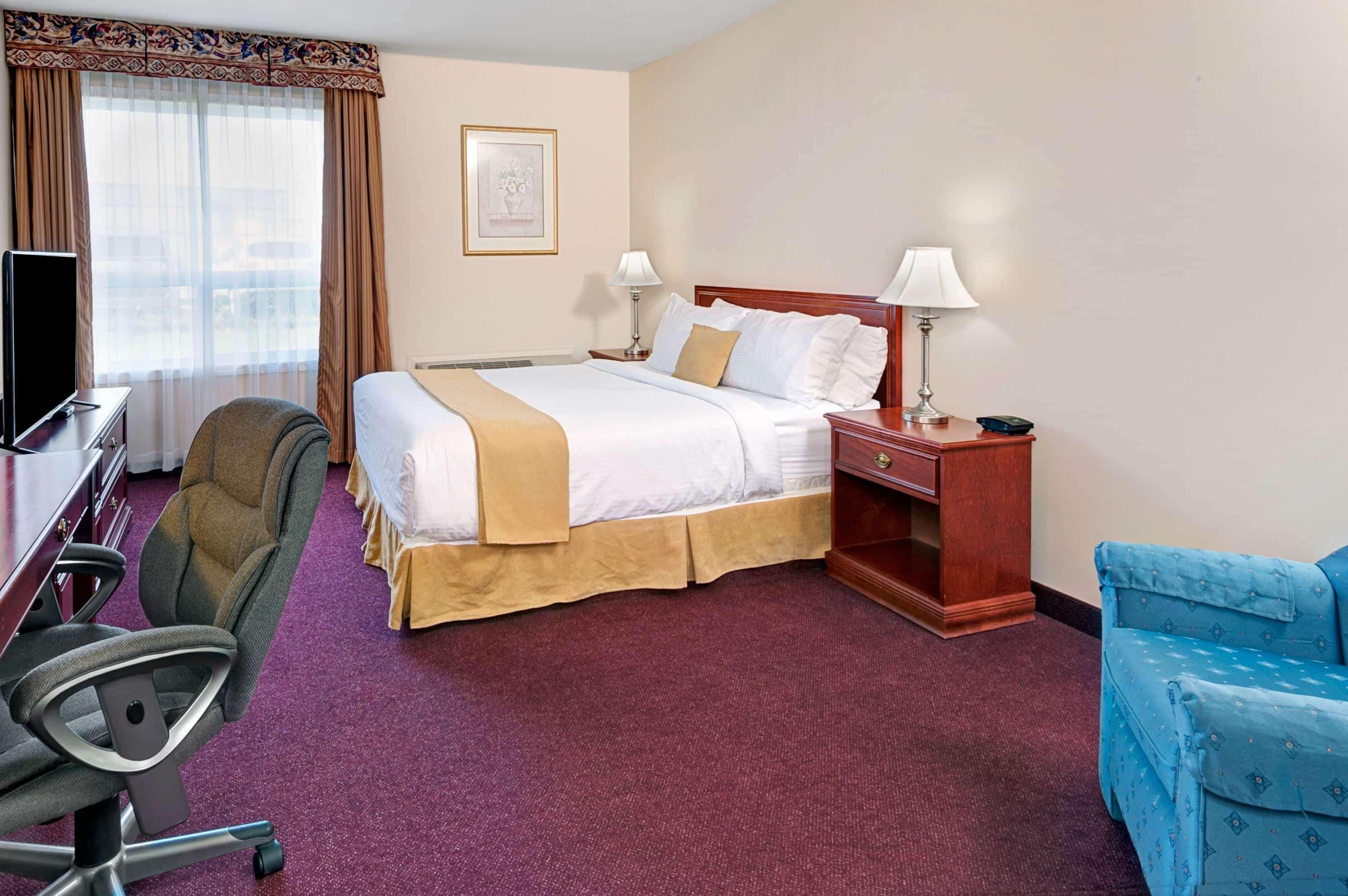 Quality Inn & Suites Edmonton International Airport Ледюк Екстериор снимка