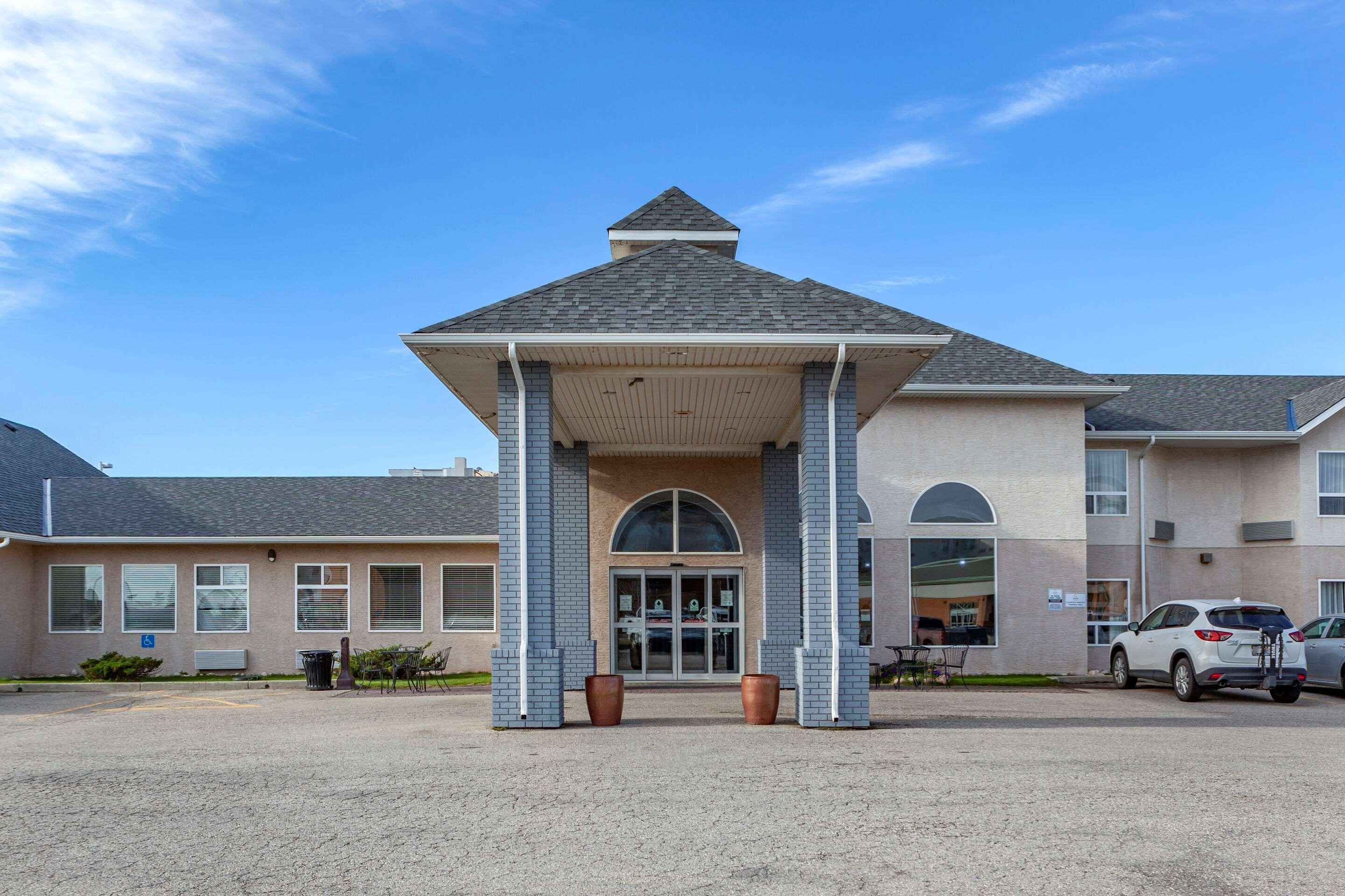 Quality Inn & Suites Edmonton International Airport Ледюк Екстериор снимка