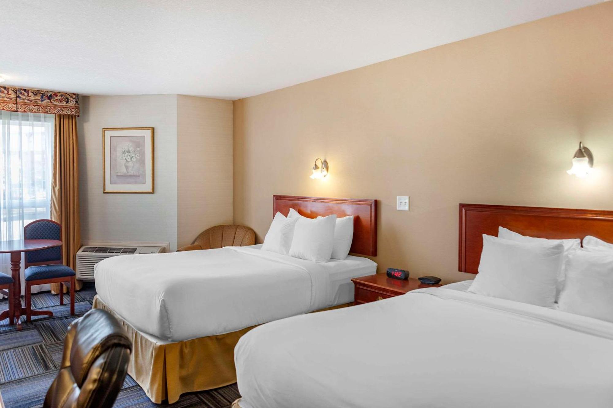 Quality Inn & Suites Edmonton International Airport Ледюк Екстериор снимка