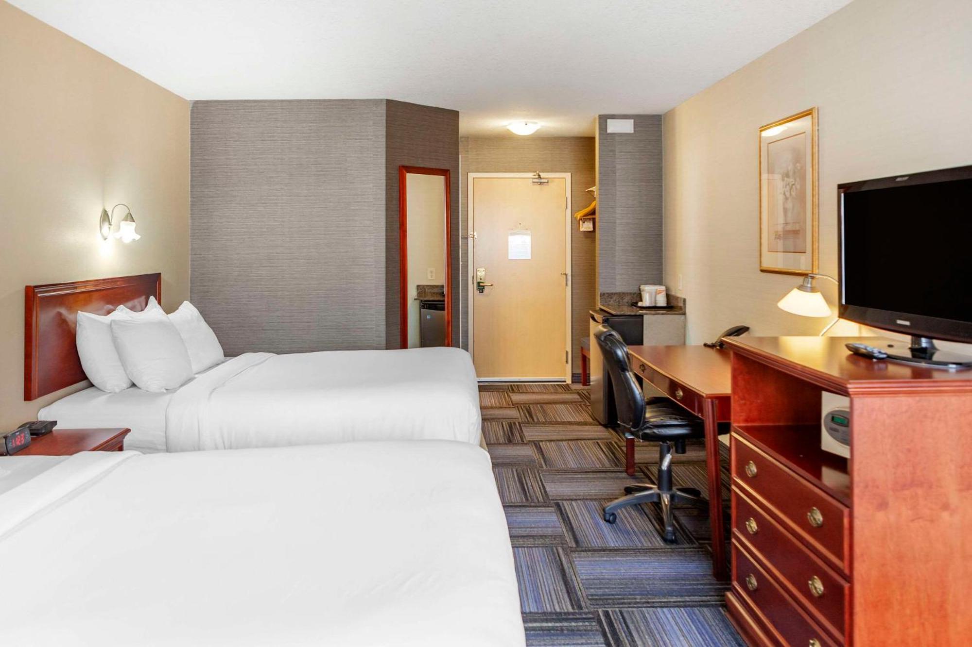Quality Inn & Suites Edmonton International Airport Ледюк Екстериор снимка
