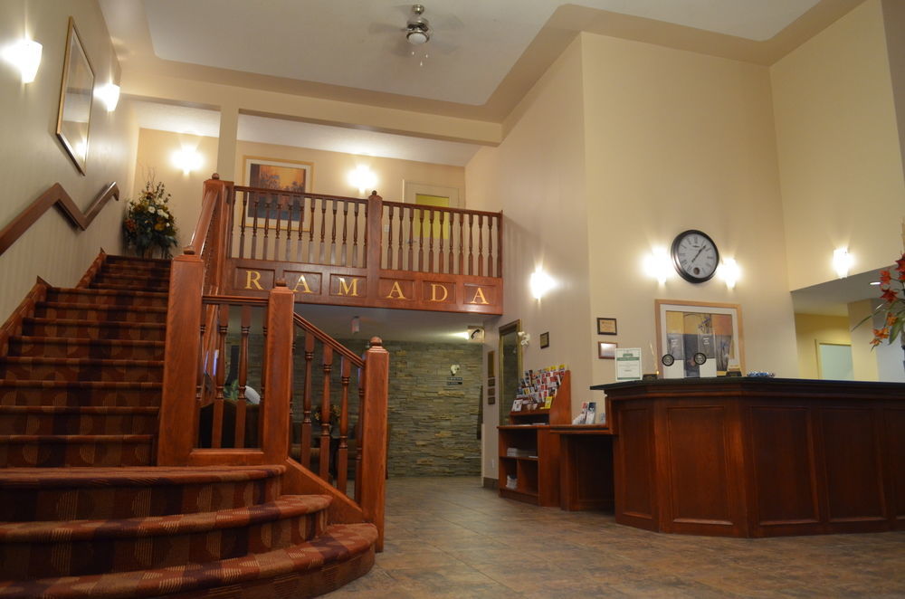 Quality Inn & Suites Edmonton International Airport Ледюк Екстериор снимка