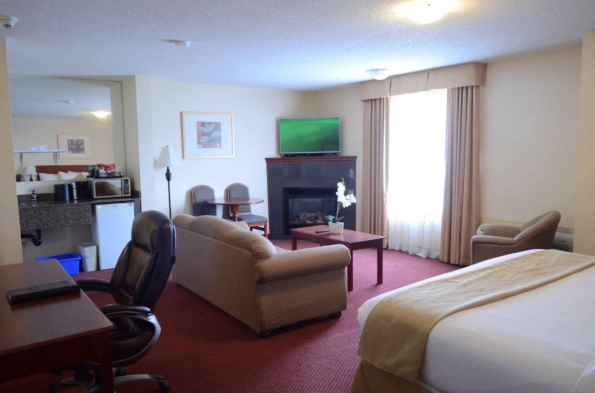 Quality Inn & Suites Edmonton International Airport Ледюк Екстериор снимка
