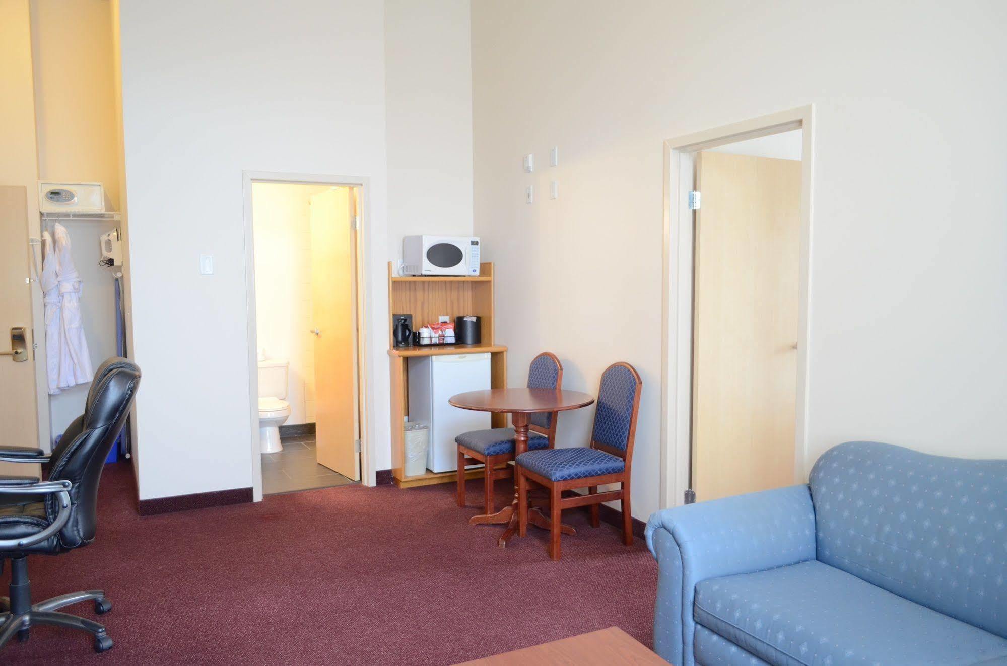 Quality Inn & Suites Edmonton International Airport Ледюк Екстериор снимка