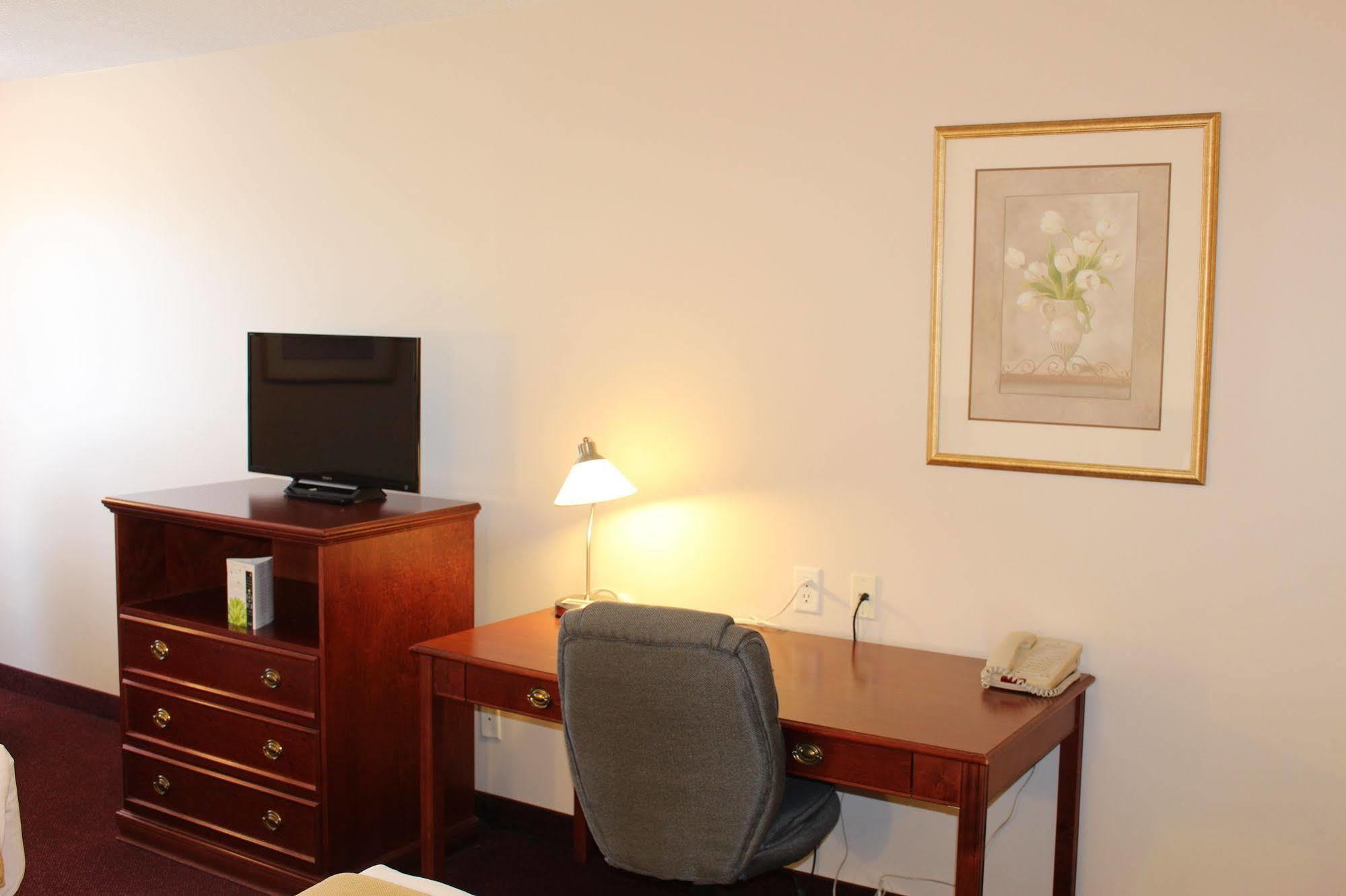 Quality Inn & Suites Edmonton International Airport Ледюк Екстериор снимка