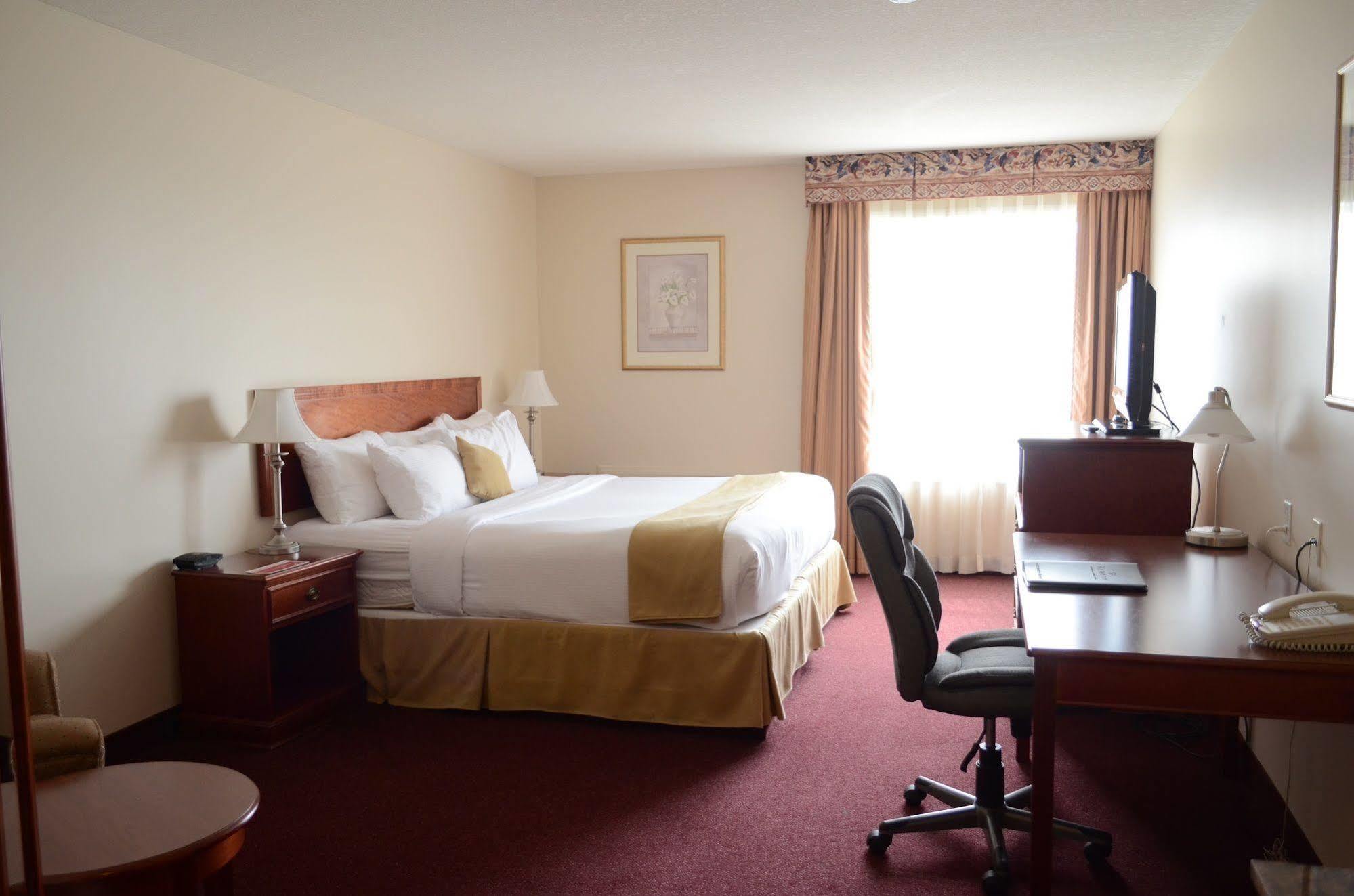 Quality Inn & Suites Edmonton International Airport Ледюк Екстериор снимка