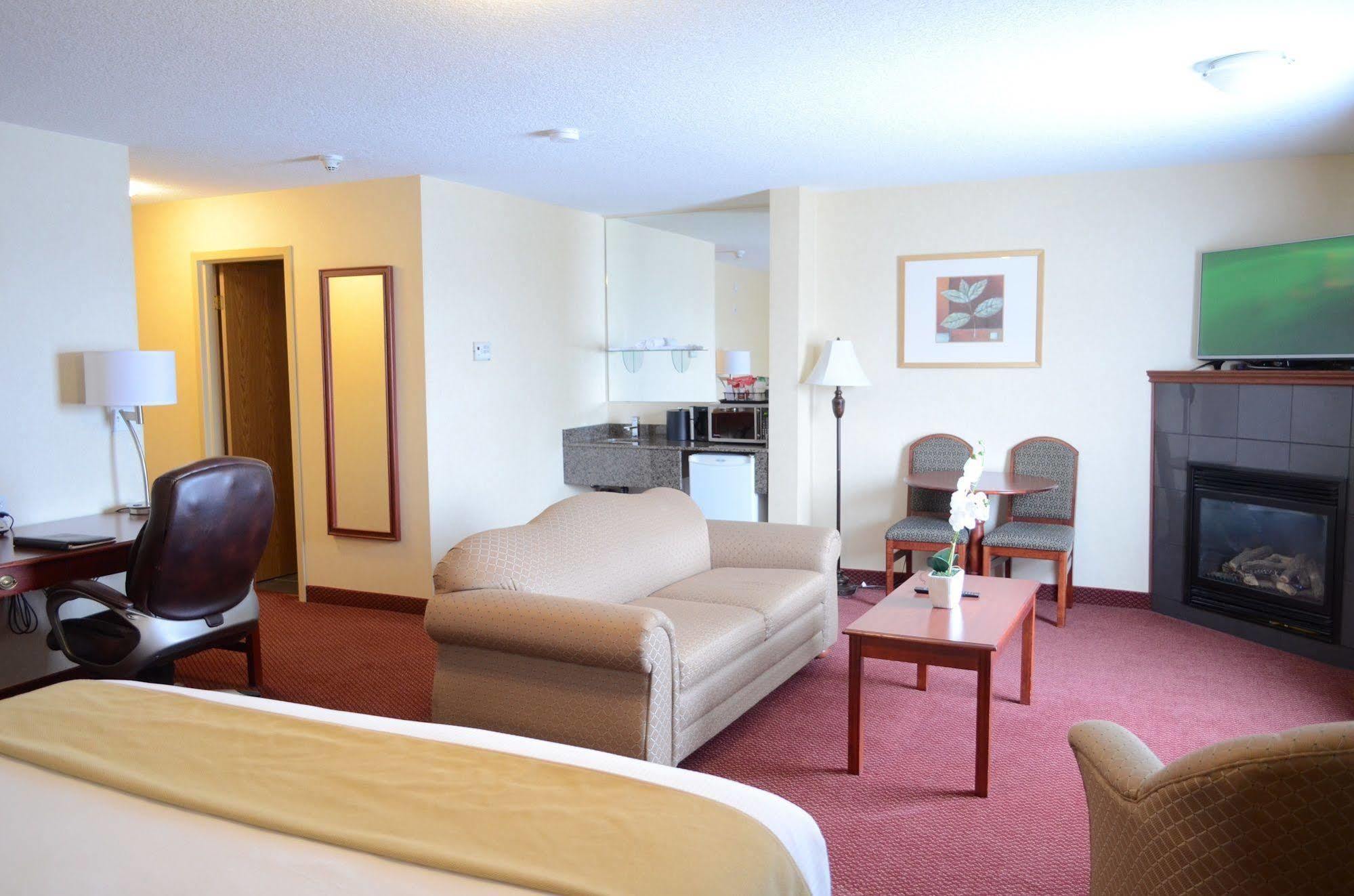 Quality Inn & Suites Edmonton International Airport Ледюк Екстериор снимка