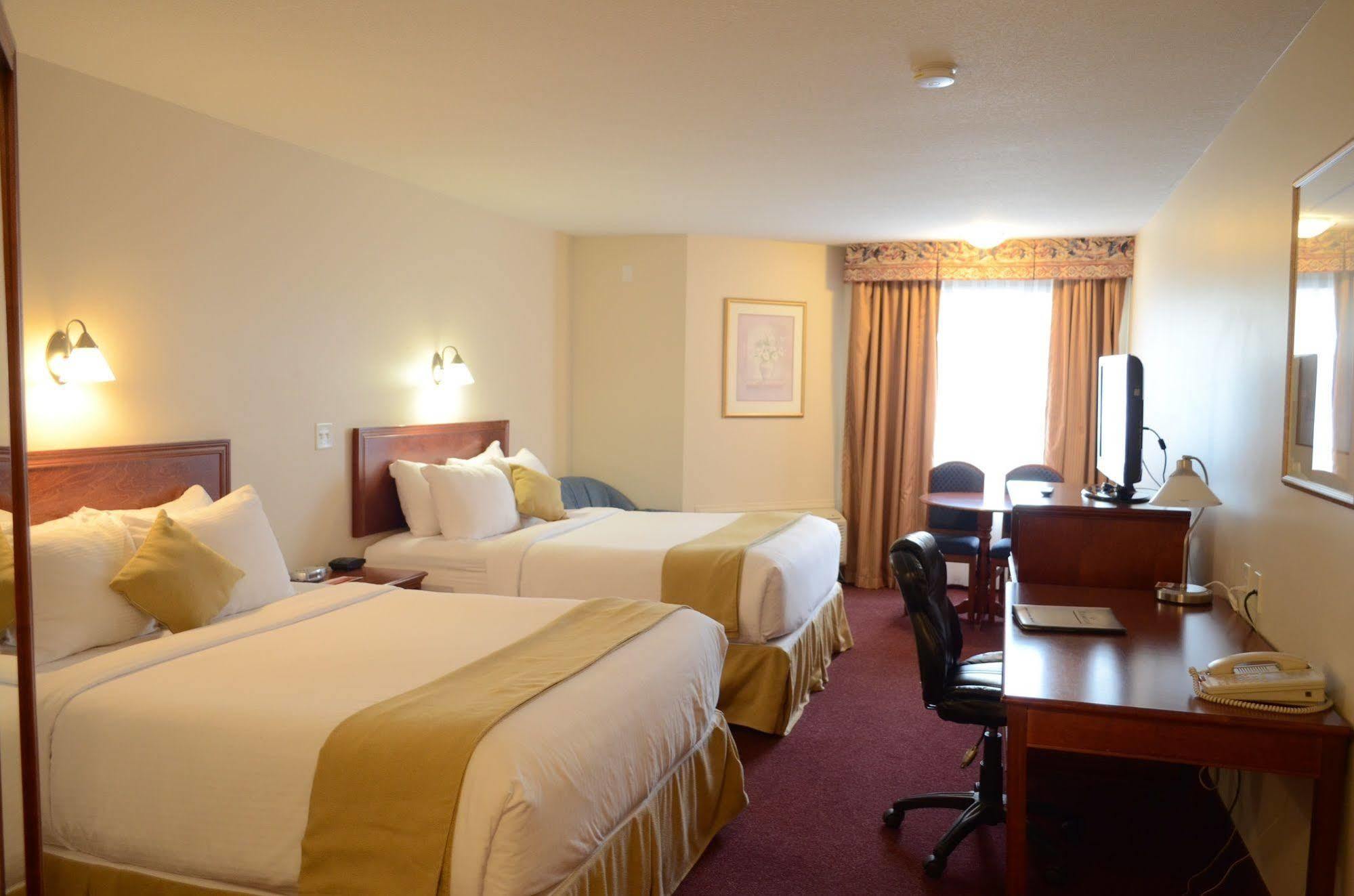 Quality Inn & Suites Edmonton International Airport Ледюк Екстериор снимка